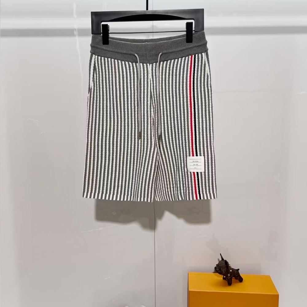 THOM BROWNE 2026 Summer New Knit Striped Shorts (Capri Pants)